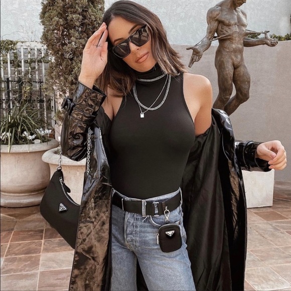 Authentic Prada Re-Edition 2005 Re-Nylon Bag - Picture 2 of 11